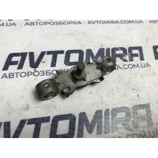 Кріплення паливних трубок Honda CR-V III 2.2CTDi 2006-2012 16635RMAE00